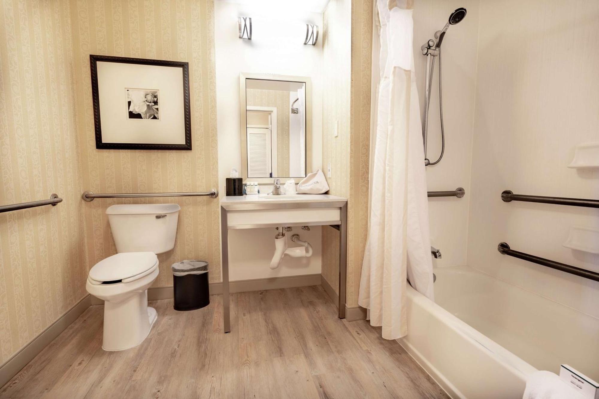 Hilton Garden Inn Seattle/Рентън Екстериор снимка