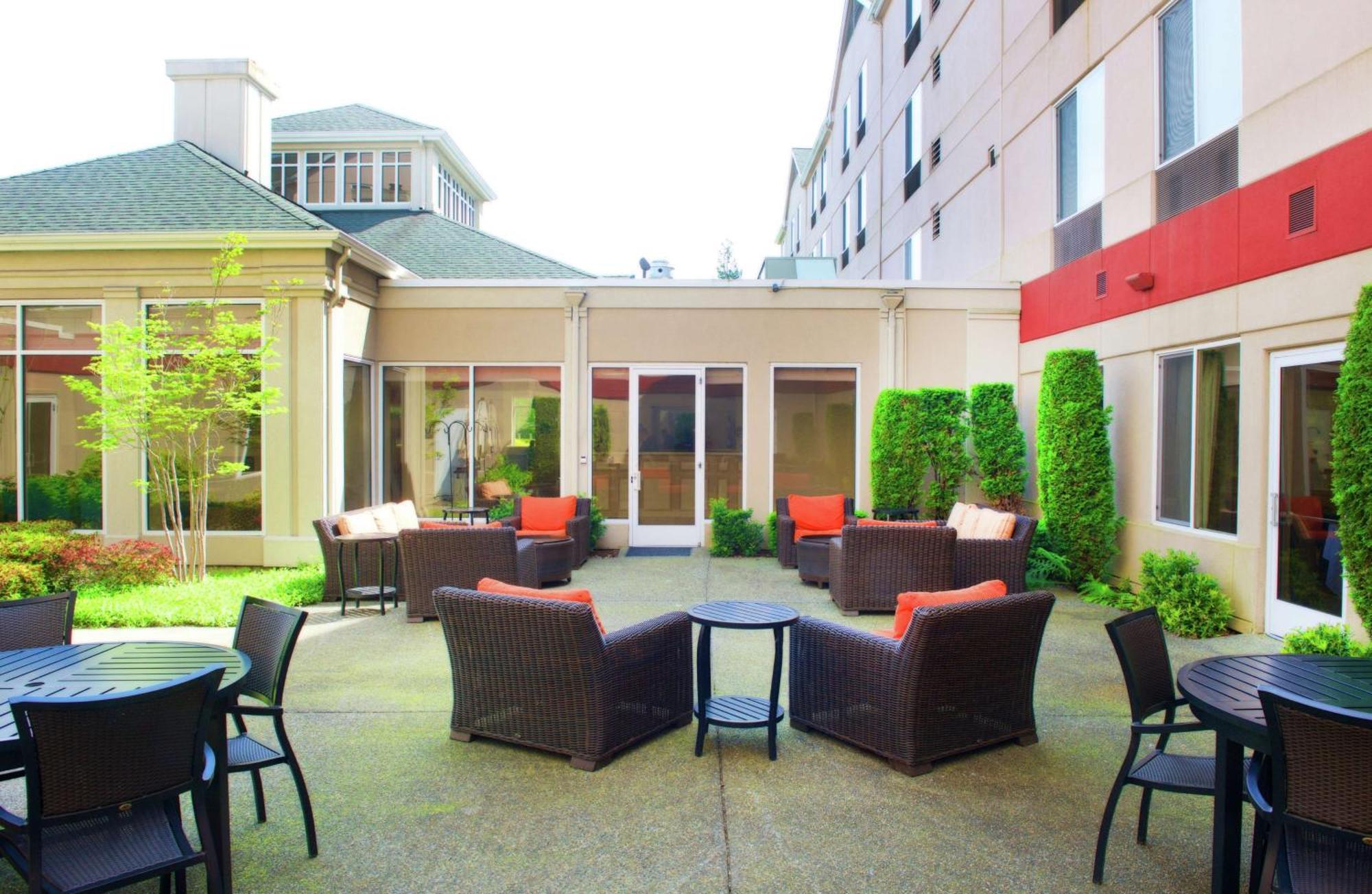 Hilton Garden Inn Seattle/Рентън Екстериор снимка