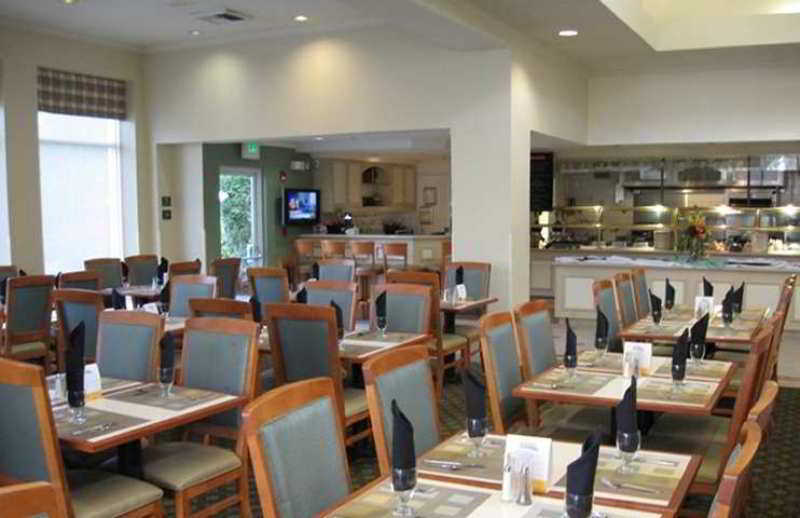 Hilton Garden Inn Seattle/Рентън Екстериор снимка